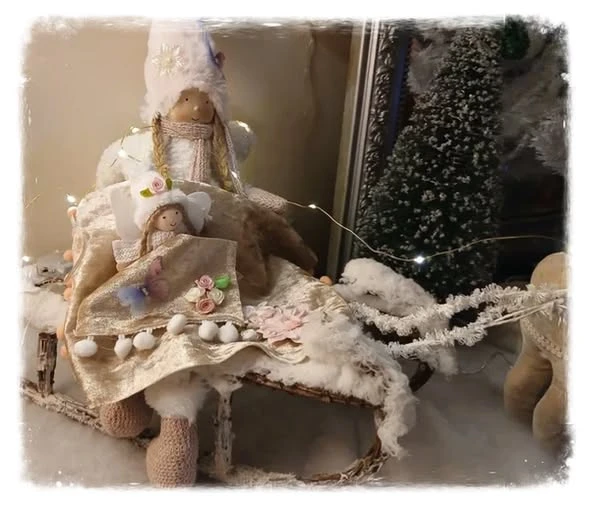 Puck on her sleigh with reindeer – photo 2